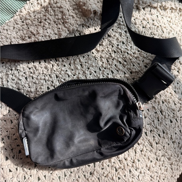 lululemon athletica Black Belt Bag - Picture 1 of 3